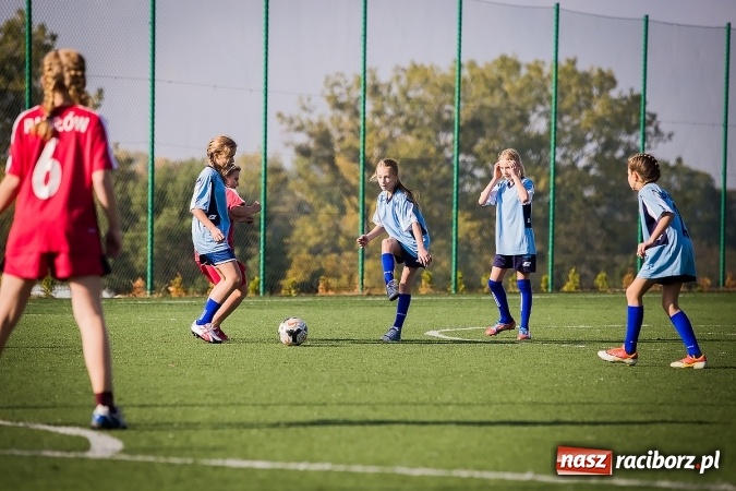 Zdjęcie w galerii na portalu naszraciborz.pl: Dziewczęta rywalizowały na orliku w Pietrowicach Wielkich wiadomości z regionu