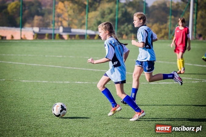 Zdjęcie w galerii na portalu naszraciborz.pl: Dziewczęta rywalizowały na orliku w Pietrowicach Wielkich wiadomości z regionu
