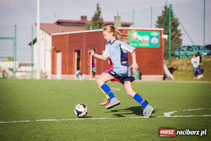 Zdjęcie w galerii na portalu naszraciborz.pl: Dziewczęta rywalizowały na orliku w Pietrowicach Wielkich wiadomości z regionu