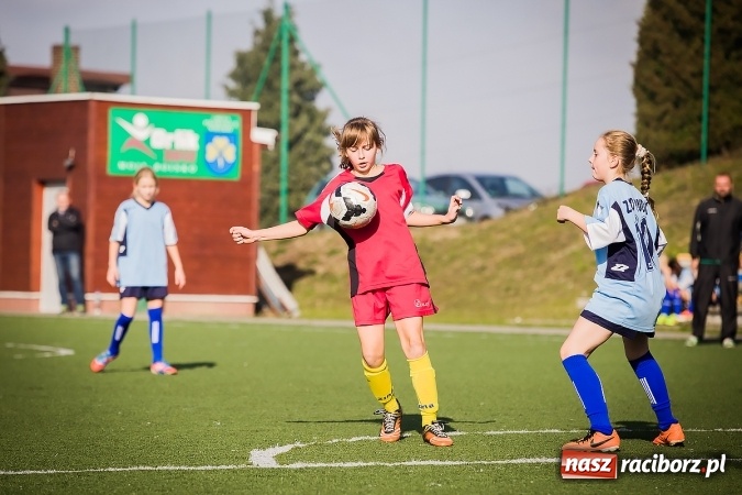 Zdjęcie w galerii na portalu naszraciborz.pl: Dziewczęta rywalizowały na orliku w Pietrowicach Wielkich wiadomości z regionu