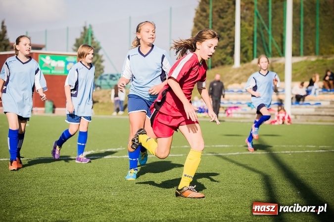 Zdjęcie w galerii na portalu naszraciborz.pl: Dziewczęta rywalizowały na orliku w Pietrowicach Wielkich wiadomości z regionu