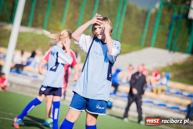 Zdjęcie w galerii na portalu naszraciborz.pl: Dziewczęta rywalizowały na orliku w Pietrowicach Wielkich wiadomości z regionu