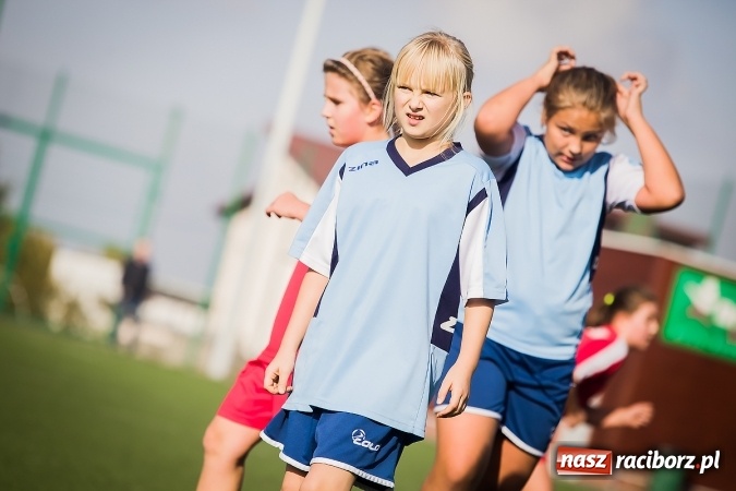 Zdjęcie w galerii na portalu naszraciborz.pl: Dziewczęta rywalizowały na orliku w Pietrowicach Wielkich wiadomości z regionu