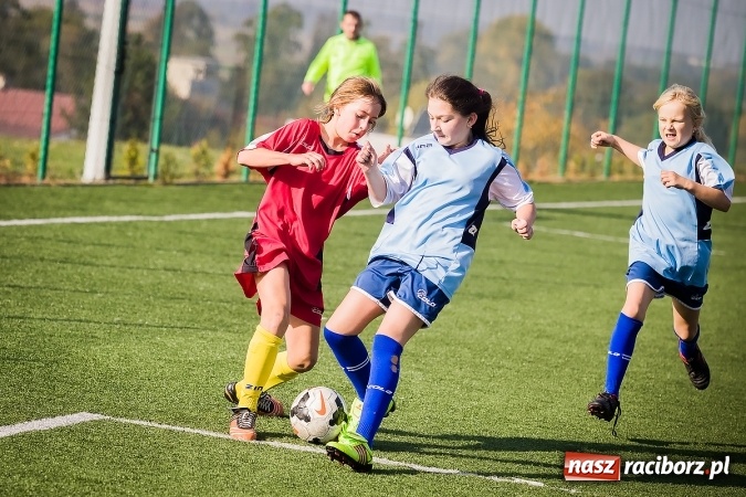 Zdjęcie w galerii na portalu naszraciborz.pl: Dziewczęta rywalizowały na orliku w Pietrowicach Wielkich wiadomości z regionu