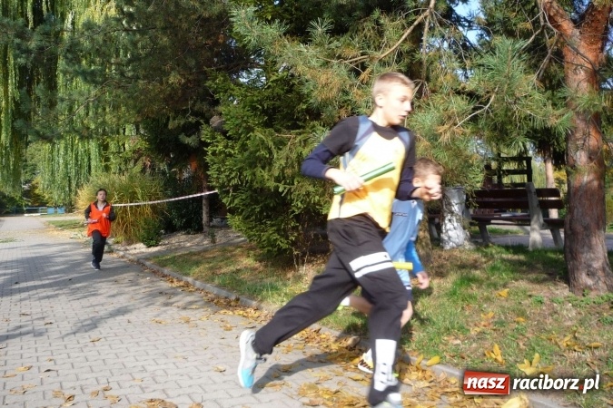 Zdjęcie w galerii na portalu naszraciborz.pl: Rejonowe Sztafetowe Biegi Przełajowe - w Tworkowie walczono o awans do finału wojewódzkiego  wiadomości z regionu