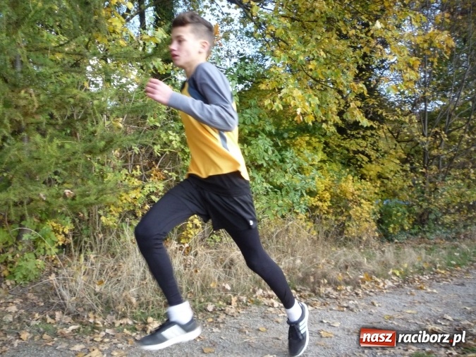 Zdjęcie w galerii na portalu naszraciborz.pl: Rejonowe Sztafetowe Biegi Przełajowe - w Tworkowie walczono o awans do finału wojewódzkiego  wiadomości z regionu