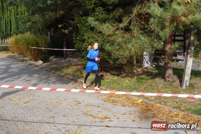 Zdjęcie w galerii na portalu naszraciborz.pl: Rejonowe Sztafetowe Biegi Przełajowe - w Tworkowie walczono o awans do finału wojewódzkiego  wiadomości z regionu