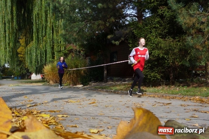 Zdjęcie w galerii na portalu naszraciborz.pl: Rejonowe Sztafetowe Biegi Przełajowe - w Tworkowie walczono o awans do finału wojewódzkiego  wiadomości z regionu