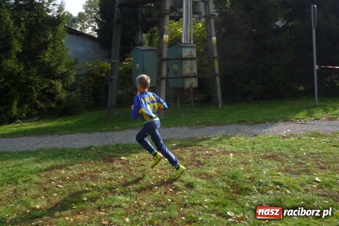 Zdjęcie w galerii na portalu naszraciborz.pl: Rejonowe Sztafetowe Biegi Przełajowe - w Tworkowie walczono o awans do finału wojewódzkiego  wiadomości z regionu