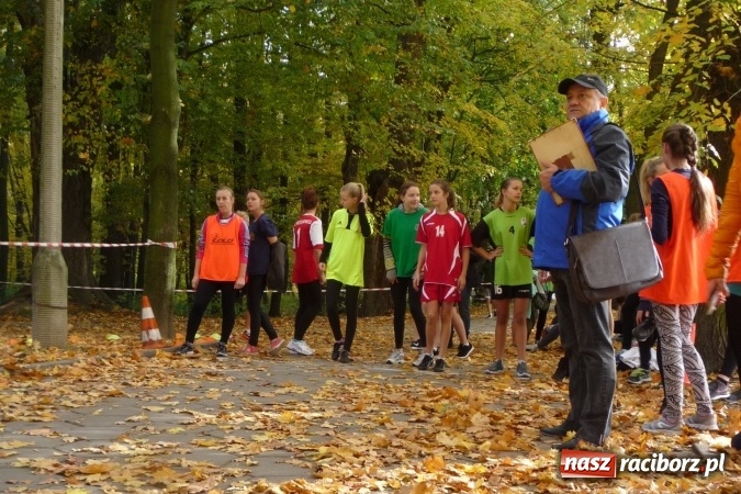 Zdjęcie w galerii na portalu naszraciborz.pl: Rejonowe Sztafetowe Biegi Przełajowe - w Tworkowie walczono o awans do finału wojewódzkiego  wiadomości z regionu