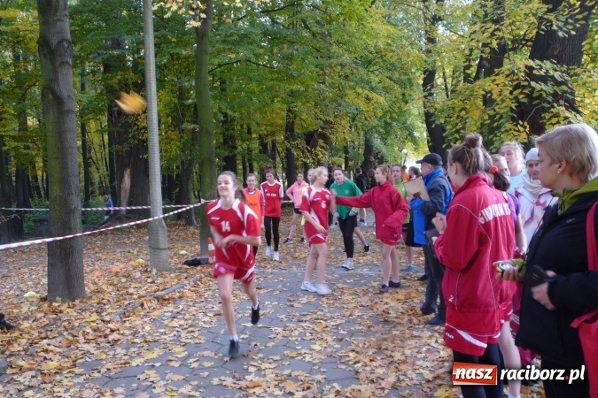Zdjęcie w galerii na portalu naszraciborz.pl: Rejonowe Sztafetowe Biegi Przełajowe - w Tworkowie walczono o awans do finału wojewódzkiego  wiadomości z regionu