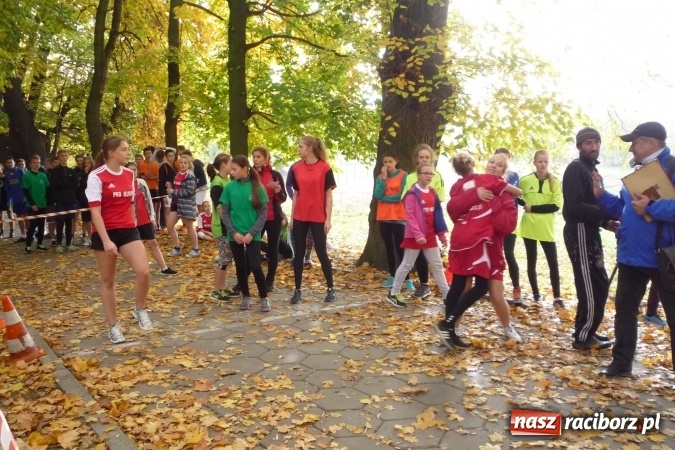 Zdjęcie w galerii na portalu naszraciborz.pl: Rejonowe Sztafetowe Biegi Przełajowe - w Tworkowie walczono o awans do finału wojewódzkiego  wiadomości z regionu