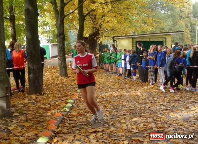 Zdjęcie w galerii na portalu naszraciborz.pl: Rejonowe Sztafetowe Biegi Przełajowe - w Tworkowie walczono o awans do finału wojewódzkiego  wiadomości z regionu