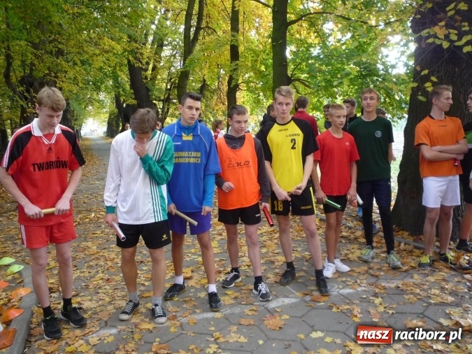 Zdjęcie w galerii na portalu naszraciborz.pl: Rejonowe Sztafetowe Biegi Przełajowe - w Tworkowie walczono o awans do finału wojewódzkiego  wiadomości z regionu