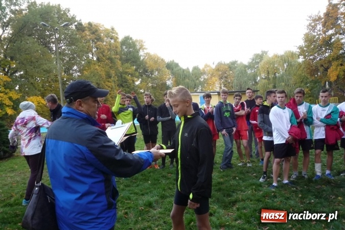 Zdjęcie w galerii na portalu naszraciborz.pl: Rejonowe Sztafetowe Biegi Przełajowe - w Tworkowie walczono o awans do finału wojewódzkiego  wiadomości z regionu