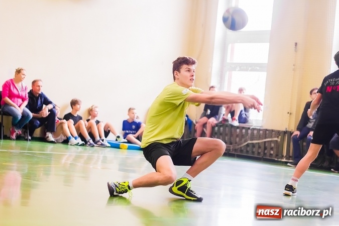 Zdjęcie w galerii na portalu naszraciborz.pl: Mistrzostwa Raciborza Szk&oacute;ł Gimnazjalnych w Dw&oacute;jkach Siatkarskich Chłopc&oacute;w wiadomości z regionu