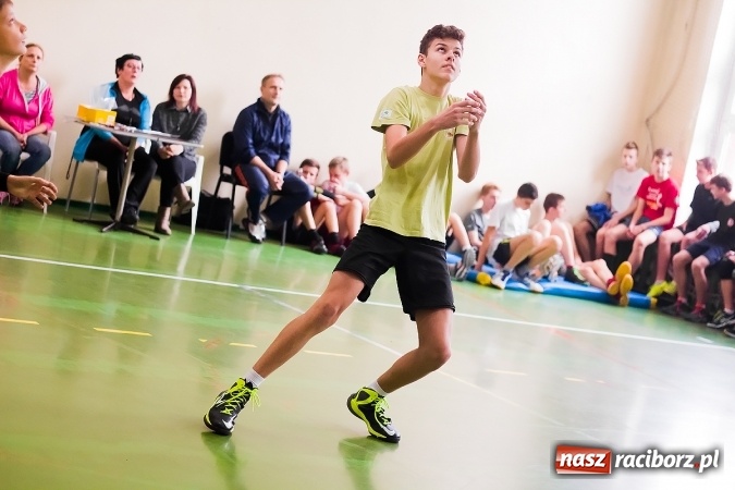 Zdjęcie w galerii na portalu naszraciborz.pl: Mistrzostwa Raciborza Szk&oacute;ł Gimnazjalnych w Dw&oacute;jkach Siatkarskich Chłopc&oacute;w wiadomości z regionu