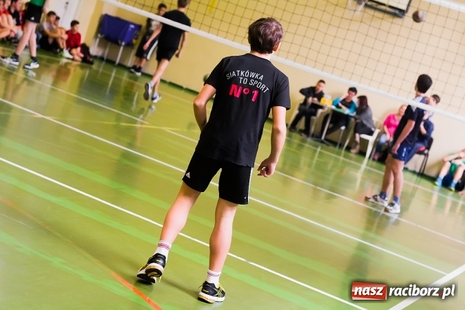 Zdjęcie w galerii na portalu naszraciborz.pl: Mistrzostwa Raciborza Szk&oacute;ł Gimnazjalnych w Dw&oacute;jkach Siatkarskich Chłopc&oacute;w wiadomości z regionu