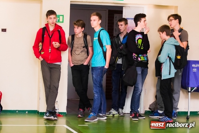 Zdjęcie w galerii na portalu naszraciborz.pl: Mistrzostwa Raciborza Szk&oacute;ł Gimnazjalnych w Dw&oacute;jkach Siatkarskich Chłopc&oacute;w wiadomości z regionu
