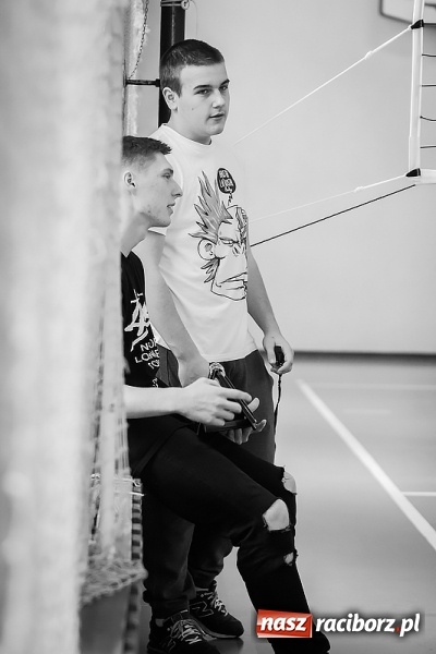 Zdjęcie w galerii na portalu naszraciborz.pl: Mistrzostwa Raciborza Szk&oacute;ł Gimnazjalnych w Dw&oacute;jkach Siatkarskich Chłopc&oacute;w wiadomości z regionu