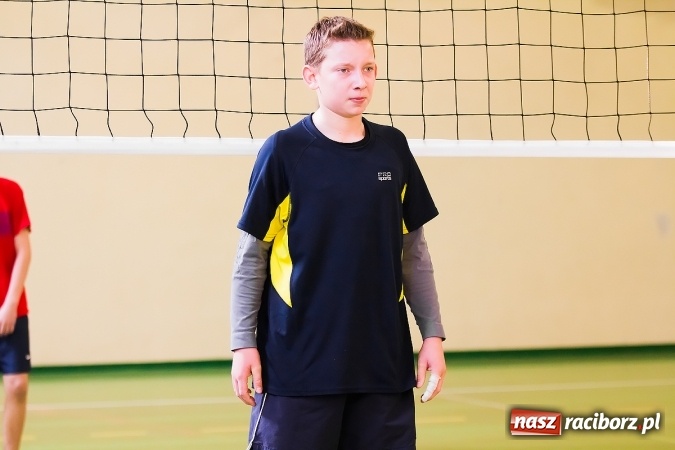 Zdjęcie w galerii na portalu naszraciborz.pl: Mistrzostwa Raciborza Szk&oacute;ł Gimnazjalnych w Dw&oacute;jkach Siatkarskich Chłopc&oacute;w wiadomości z regionu