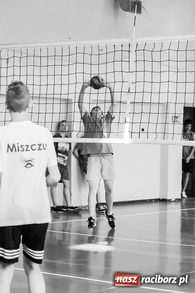 Zdjęcie w galerii na portalu naszraciborz.pl: Mistrzostwa Raciborza Szk&oacute;ł Gimnazjalnych w Dw&oacute;jkach Siatkarskich Chłopc&oacute;w wiadomości z regionu