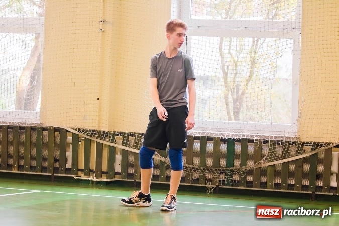 Zdjęcie w galerii na portalu naszraciborz.pl: Mistrzostwa Raciborza Szk&oacute;ł Gimnazjalnych w Dw&oacute;jkach Siatkarskich Chłopc&oacute;w wiadomości z regionu