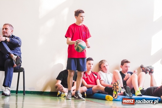 Zdjęcie w galerii na portalu naszraciborz.pl: Mistrzostwa Raciborza Szk&oacute;ł Gimnazjalnych w Dw&oacute;jkach Siatkarskich Chłopc&oacute;w wiadomości z regionu