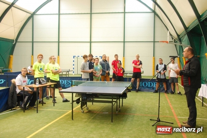 Zdjęcie w galerii na portalu naszraciborz.pl: 156 meczów rozegrano na I Turnieju Tenisa Stołowego o Puchar Starosty Raciborskiego w Rudach wiadomości z regionu