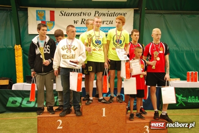 Zdjęcie w galerii na portalu naszraciborz.pl: 156 meczów rozegrano na I Turnieju Tenisa Stołowego o Puchar Starosty Raciborskiego w Rudach wiadomości z regionu