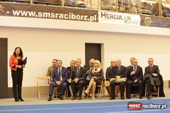 Zdjęcie w galerii na portalu naszraciborz.pl: Jesienne Międzynarodowe Halowe Mistrzostwa Powiatu Raciborskiego w Lekkiej Atletyce wiadomości z regionu