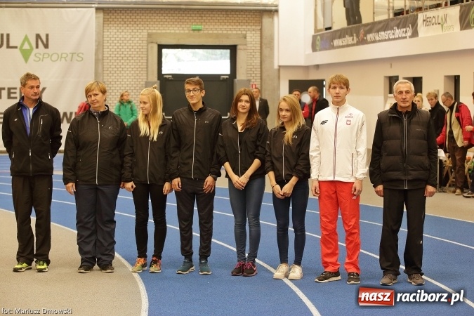 Zdjęcie w galerii na portalu naszraciborz.pl: Jesienne Międzynarodowe Halowe Mistrzostwa Powiatu Raciborskiego w Lekkiej Atletyce wiadomości z regionu