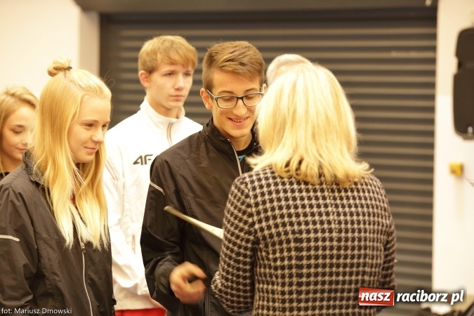 Zdjęcie w galerii na portalu naszraciborz.pl: Jesienne Międzynarodowe Halowe Mistrzostwa Powiatu Raciborskiego w Lekkiej Atletyce wiadomości z regionu