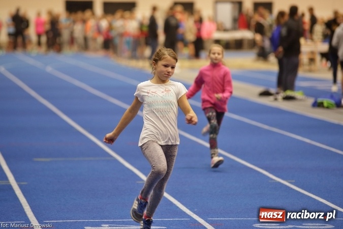 Zdjęcie w galerii na portalu naszraciborz.pl: Jesienne Międzynarodowe Halowe Mistrzostwa Powiatu Raciborskiego w Lekkiej Atletyce wiadomości z regionu