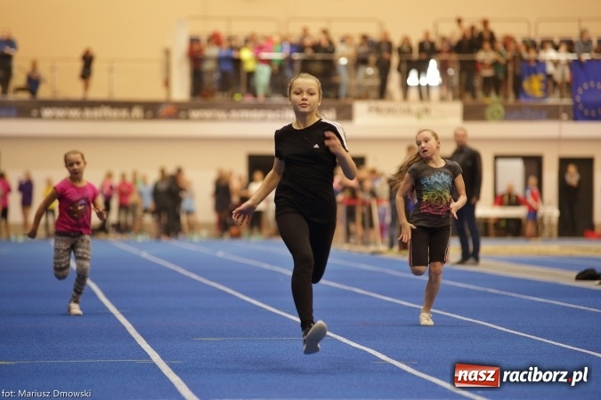 Zdjęcie w galerii na portalu naszraciborz.pl: Jesienne Międzynarodowe Halowe Mistrzostwa Powiatu Raciborskiego w Lekkiej Atletyce wiadomości z regionu