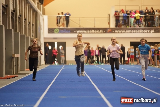 Zdjęcie w galerii na portalu naszraciborz.pl: Jesienne Międzynarodowe Halowe Mistrzostwa Powiatu Raciborskiego w Lekkiej Atletyce wiadomości z regionu