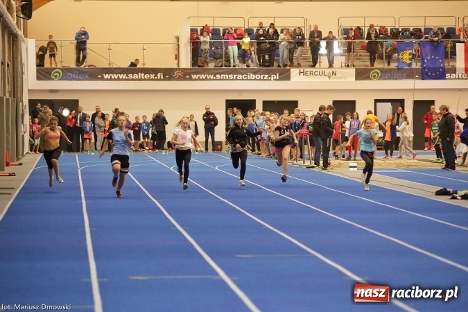 Zdjęcie w galerii na portalu naszraciborz.pl: Jesienne Międzynarodowe Halowe Mistrzostwa Powiatu Raciborskiego w Lekkiej Atletyce wiadomości z regionu