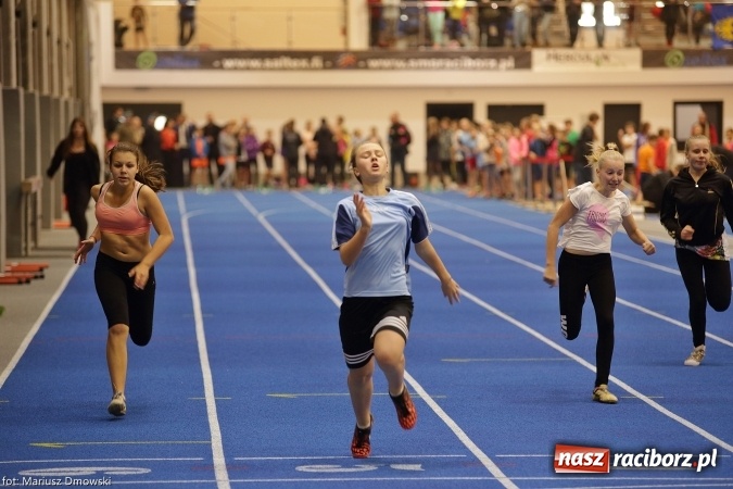 Zdjęcie w galerii na portalu naszraciborz.pl: Jesienne Międzynarodowe Halowe Mistrzostwa Powiatu Raciborskiego w Lekkiej Atletyce wiadomości z regionu