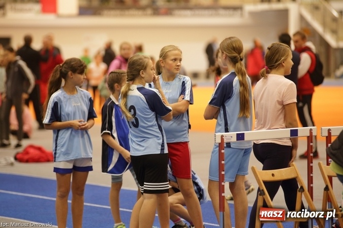 Zdjęcie w galerii na portalu naszraciborz.pl: Jesienne Międzynarodowe Halowe Mistrzostwa Powiatu Raciborskiego w Lekkiej Atletyce wiadomości z regionu