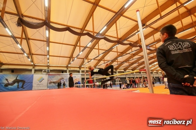 Zdjęcie w galerii na portalu naszraciborz.pl: Jesienne Międzynarodowe Halowe Mistrzostwa Powiatu Raciborskiego w Lekkiej Atletyce wiadomości z regionu
