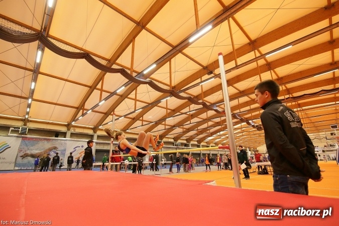 Zdjęcie w galerii na portalu naszraciborz.pl: Jesienne Międzynarodowe Halowe Mistrzostwa Powiatu Raciborskiego w Lekkiej Atletyce wiadomości z regionu