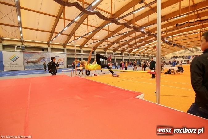 Zdjęcie w galerii na portalu naszraciborz.pl: Jesienne Międzynarodowe Halowe Mistrzostwa Powiatu Raciborskiego w Lekkiej Atletyce wiadomości z regionu
