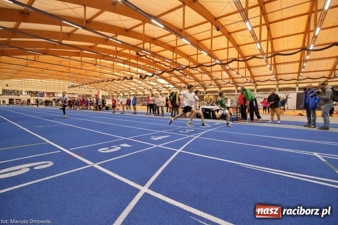 Zdjęcie w galerii na portalu naszraciborz.pl: Jesienne Międzynarodowe Halowe Mistrzostwa Powiatu Raciborskiego w Lekkiej Atletyce wiadomości z regionu