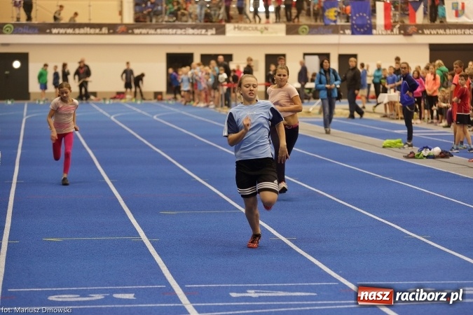 Zdjęcie w galerii na portalu naszraciborz.pl: Jesienne Międzynarodowe Halowe Mistrzostwa Powiatu Raciborskiego w Lekkiej Atletyce wiadomości z regionu