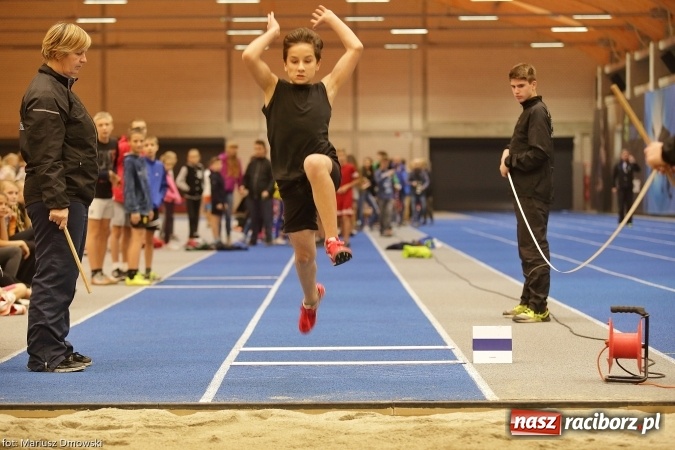 Zdjęcie w galerii na portalu naszraciborz.pl: Jesienne Międzynarodowe Halowe Mistrzostwa Powiatu Raciborskiego w Lekkiej Atletyce wiadomości z regionu