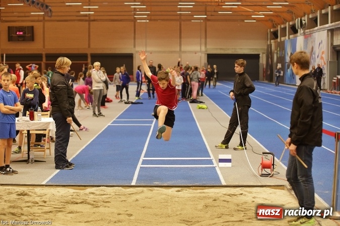 Zdjęcie w galerii na portalu naszraciborz.pl: Jesienne Międzynarodowe Halowe Mistrzostwa Powiatu Raciborskiego w Lekkiej Atletyce wiadomości z regionu