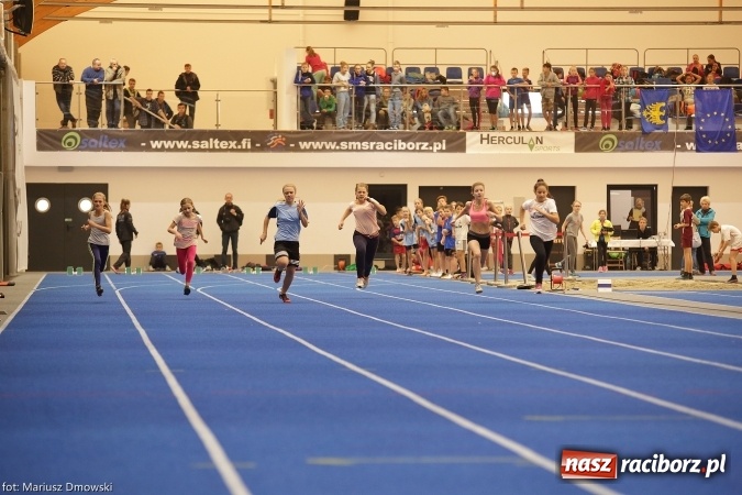 Zdjęcie w galerii na portalu naszraciborz.pl: Jesienne Międzynarodowe Halowe Mistrzostwa Powiatu Raciborskiego w Lekkiej Atletyce wiadomości z regionu