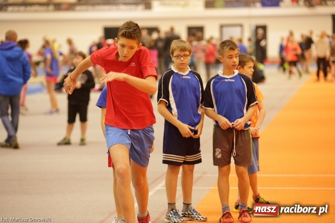 Zdjęcie w galerii na portalu naszraciborz.pl: Jesienne Międzynarodowe Halowe Mistrzostwa Powiatu Raciborskiego w Lekkiej Atletyce wiadomości z regionu
