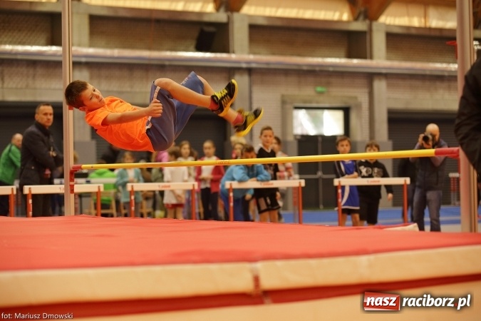 Zdjęcie w galerii na portalu naszraciborz.pl: Jesienne Międzynarodowe Halowe Mistrzostwa Powiatu Raciborskiego w Lekkiej Atletyce wiadomości z regionu