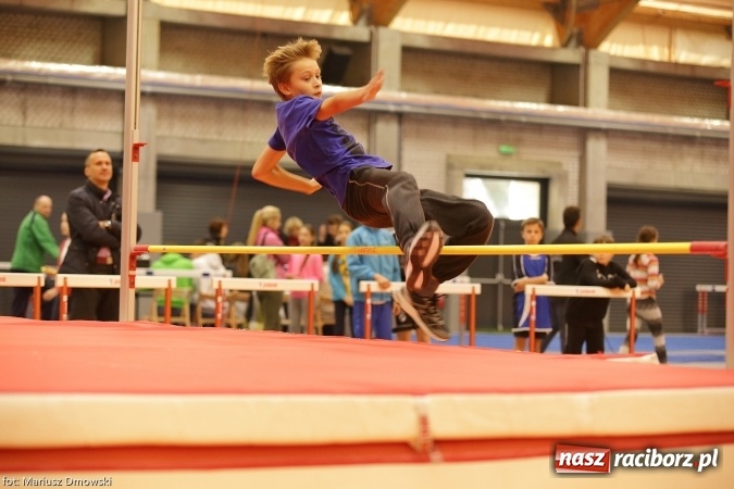 Zdjęcie w galerii na portalu naszraciborz.pl: Jesienne Międzynarodowe Halowe Mistrzostwa Powiatu Raciborskiego w Lekkiej Atletyce wiadomości z regionu